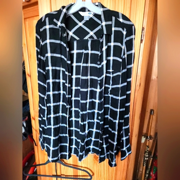 Old Navy Tops - Womens Old Navy Button Down Shirt